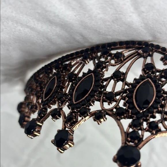 Elegant Black and Rose Gold Tiara - Picture 2 of 9